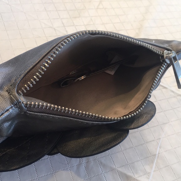 Wristlet/Clutch - Picture 3 of 4